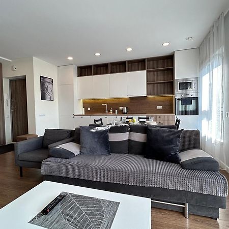 Your Home - Spacious Apartment In City Center, With Balcony & Self Check-In VNO Eksteriør billede