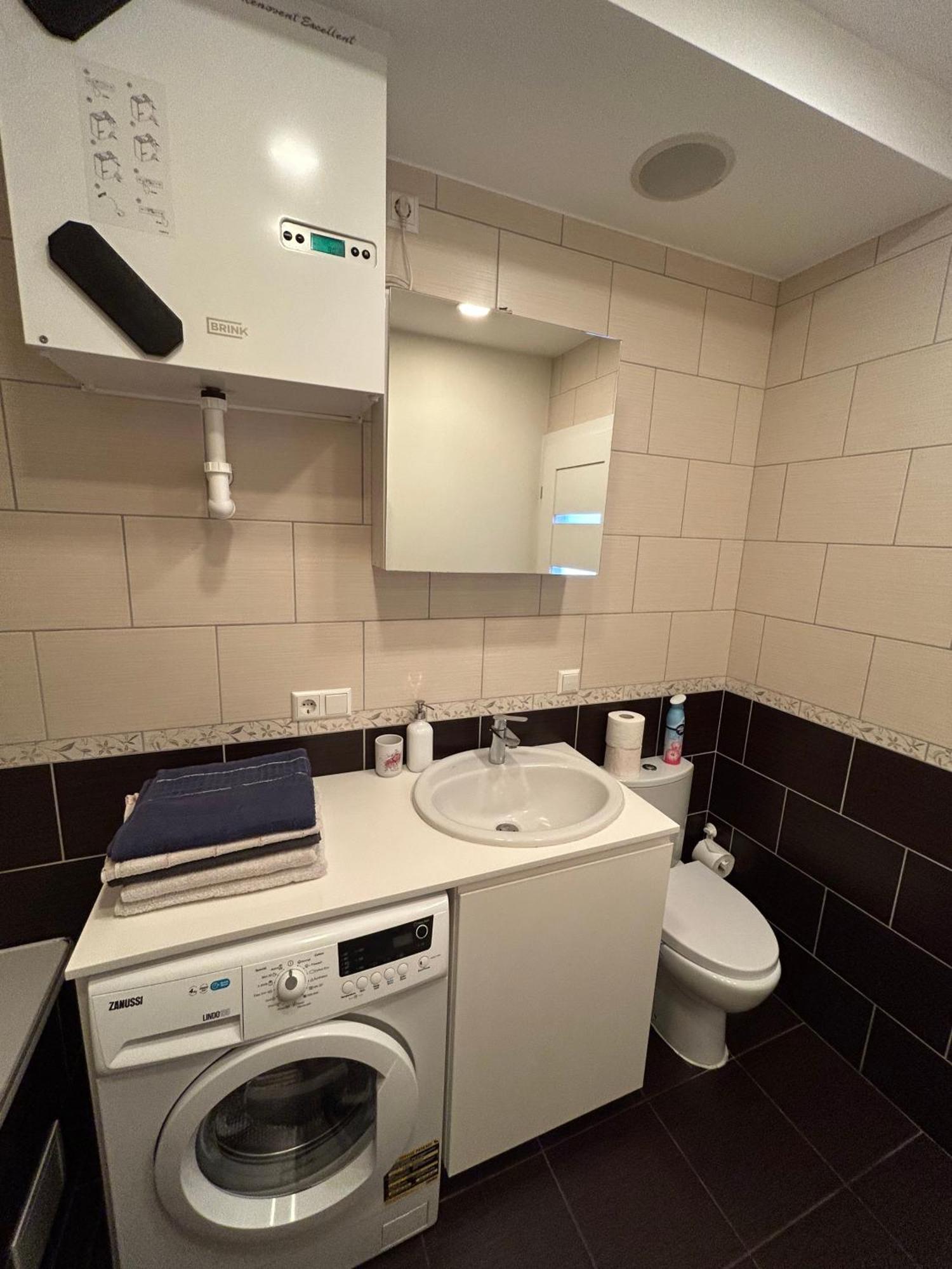 Your Home - Spacious Apartment In City Center, With Balcony & Self Check-In VNO Eksteriør billede