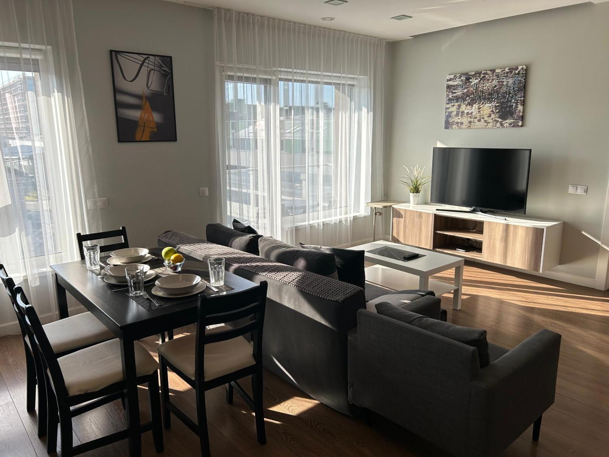 Your Home - Spacious Apartment In City Center, With Balcony & Self Check-In VNO Eksteriør billede